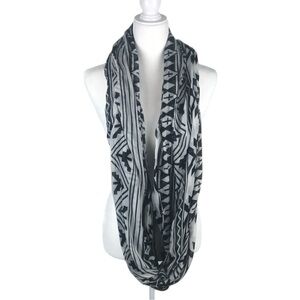 Charlotte Russe Black & White Infinity Scarf
